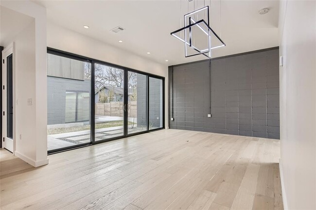 1214 Pasadena Dr