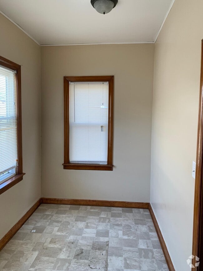 Building Photo - 3278 W Wabansia Ave Unit 2 Rental