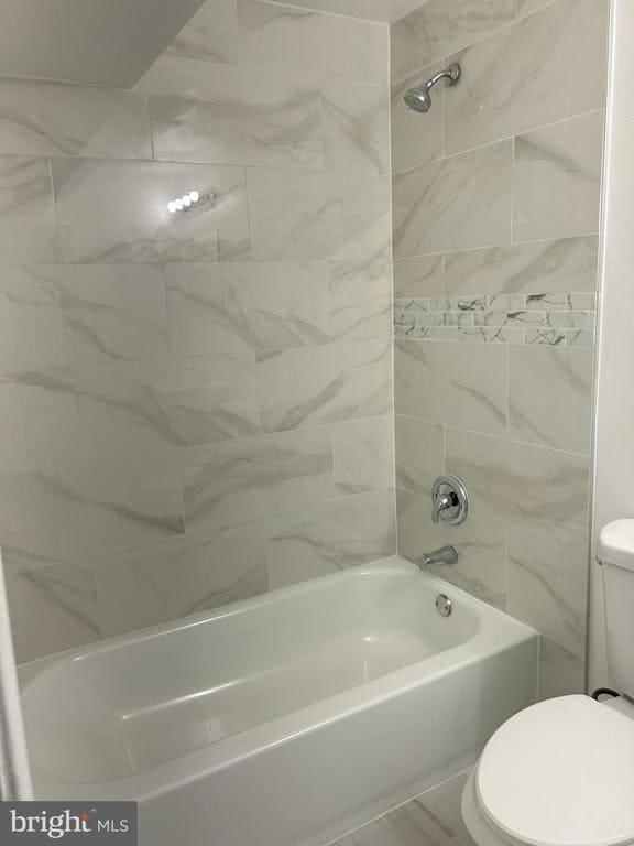 Photo - 125 Oakview Dr SE