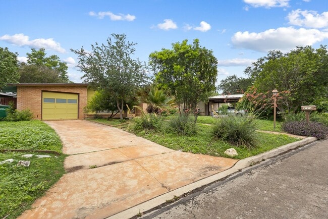 Photo - 2 Bed/2 Bath in Northeast Park Subdivision w/ pool