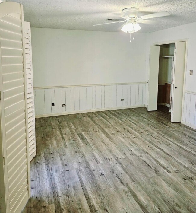 Photo - 3 Bed/2.5 Bath House - $1450