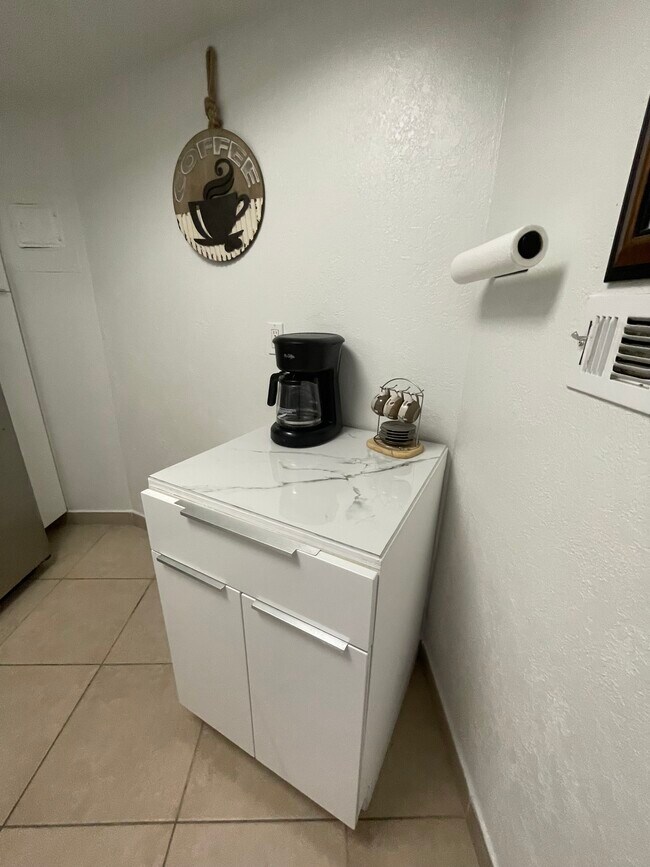 Photo - 3180 S Ocean Dr Unidad 805