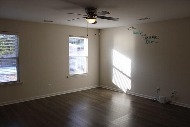 Photo - 234 Beckingham Dr