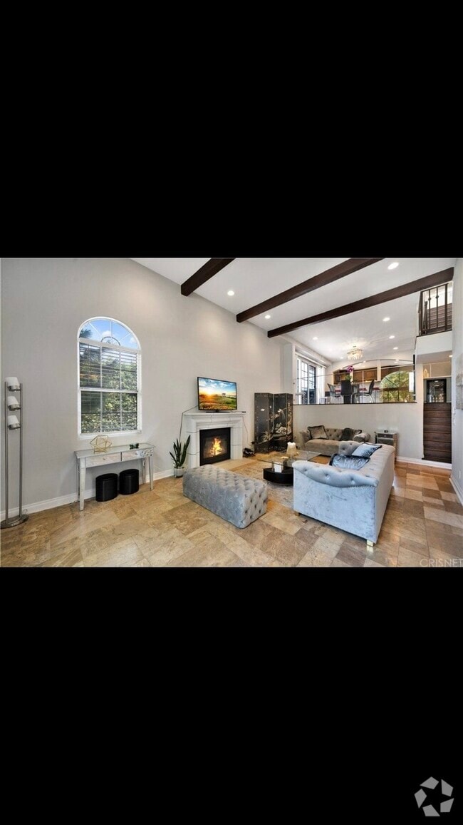 Building Photo - 2950 S Bentley Ave Rental
