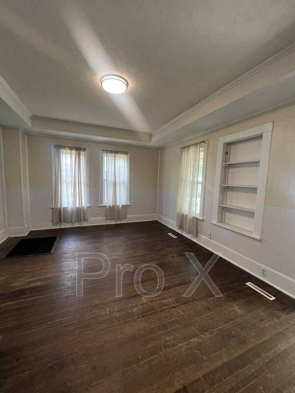 Photo - 2628 E 8th St