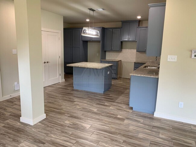 Photo - 5005 White Rose Dr