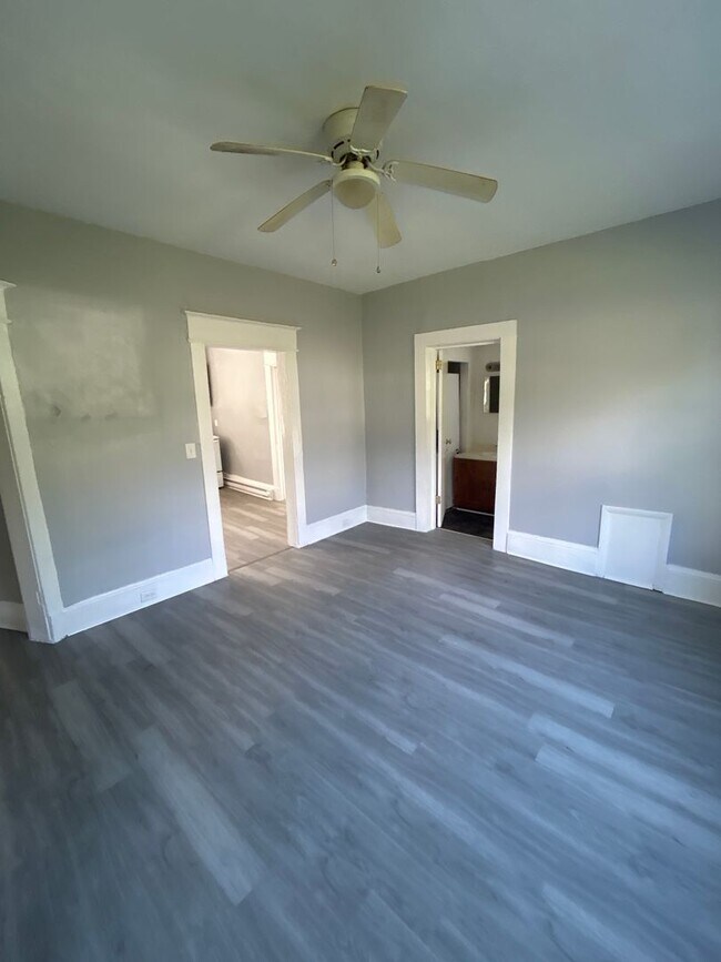 Photo - 720 18th St NW Unidad Lower