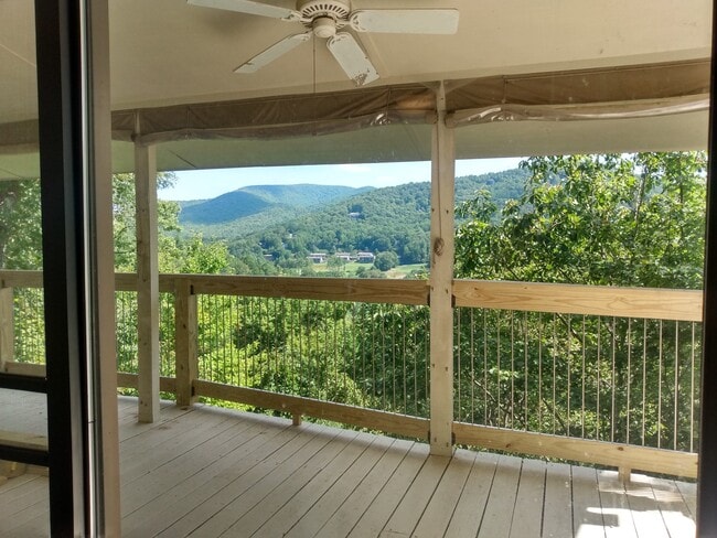 Photo - 355 Saddle Back Cir