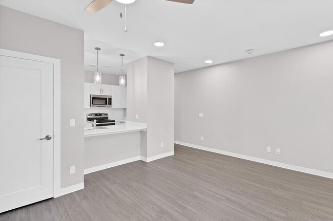 Photo - The Palisade: Modern Studio Living: Contem... Unidad A304