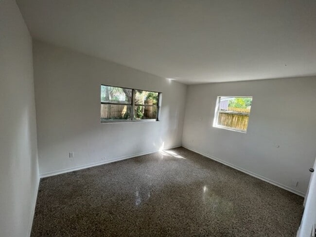 Photo - 2 Bedroom, 1 Bathroom Renovated Half Duple...