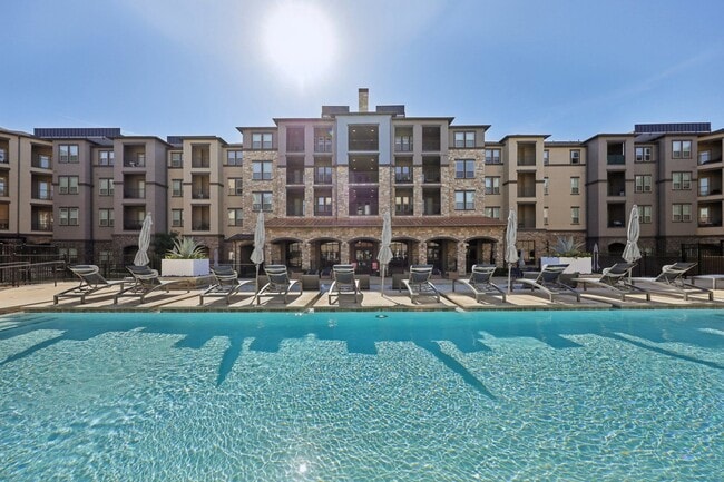 Luxia Craig Ranch