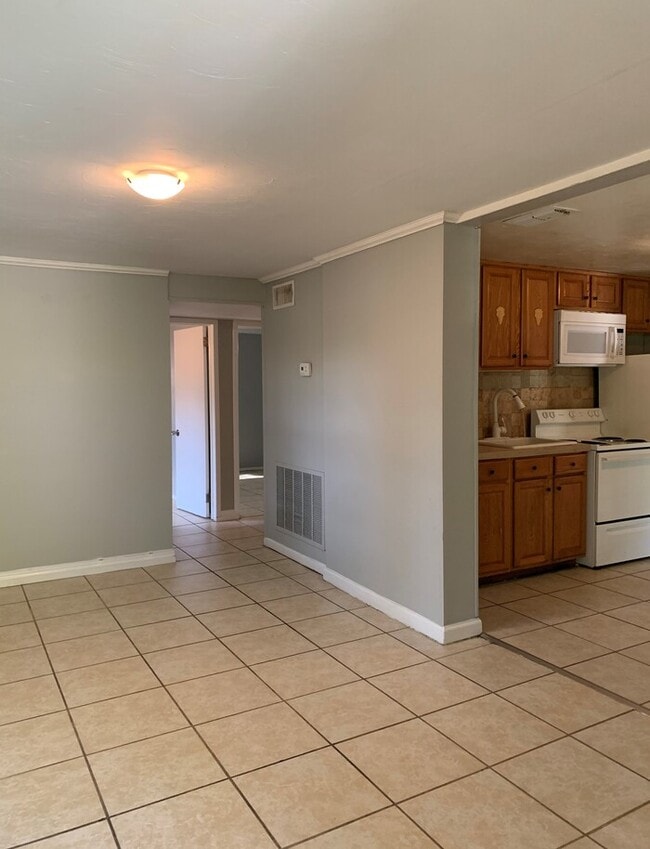 Photo - Spacious 3 Bedroom Home Near River City Marketplace