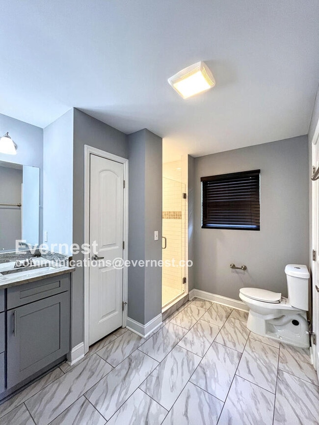 Photo - 3203 Curtis St