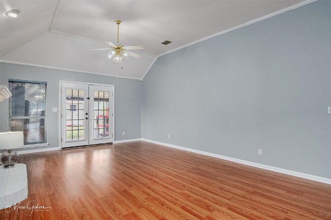 Photo - 3303 Salem Pl