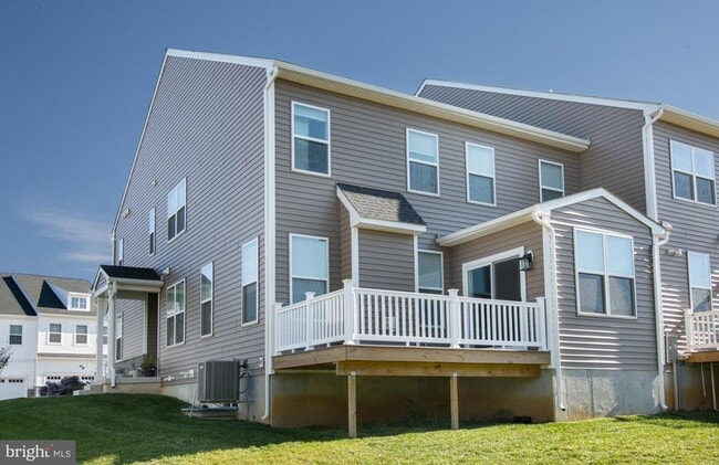 Photo - 22 Ladbroke Dr