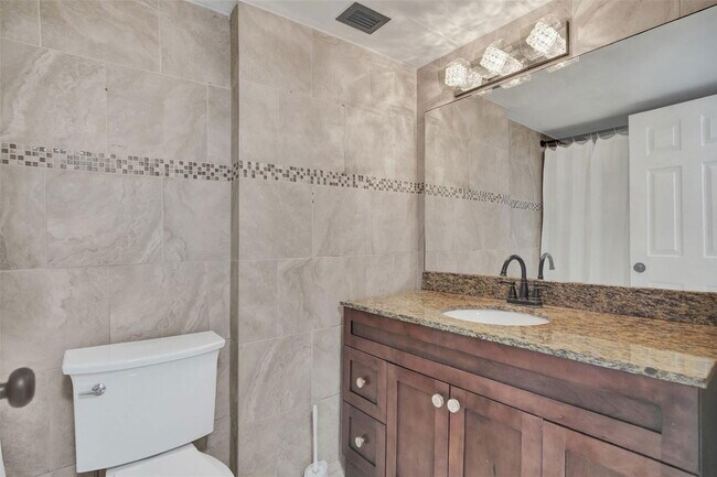 Photo - 18041 Biscayne Blvd