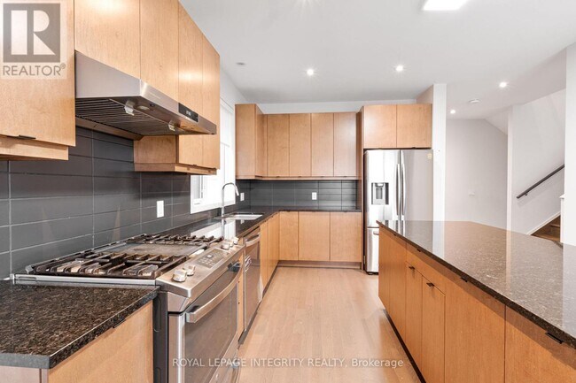 Photo - 532 Tenor Rdg