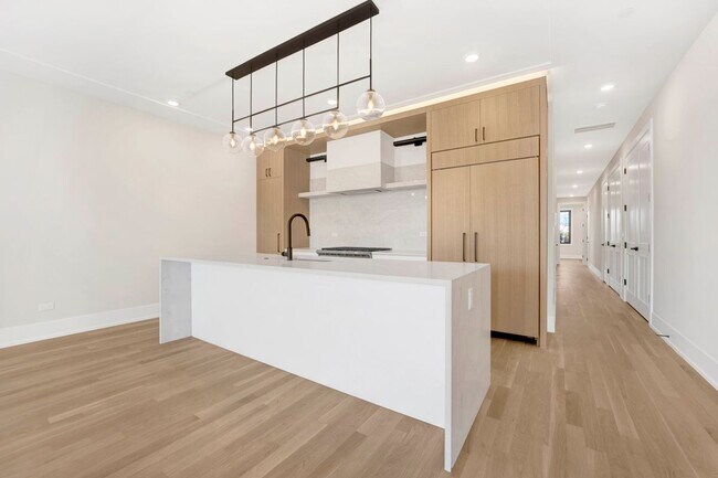 Photo - 3352 N Ashland Ave