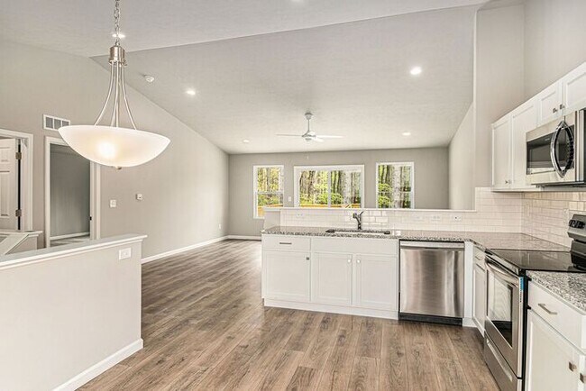 Photo - 2411 Richardson Ct