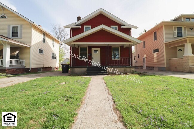 Building Photo - Now available 3 bedroom home