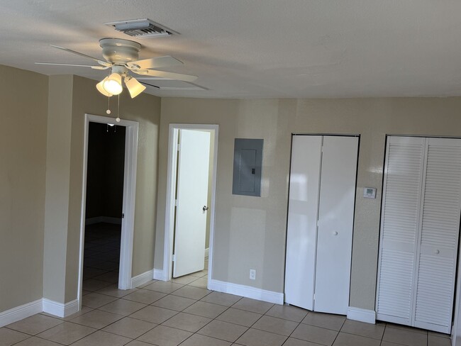 1135 NW 7th Ave Unit 1135 Unit 1