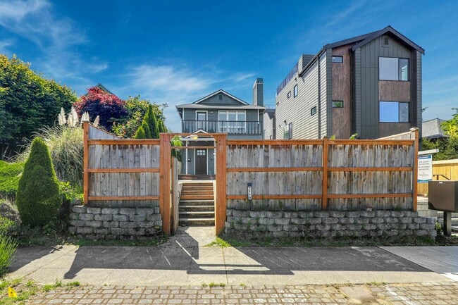 Photo - 2111 6th Ave W