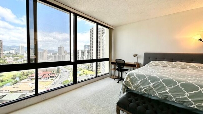 Building Photo - 990 Ala Nanala St Unit #12A Rental
