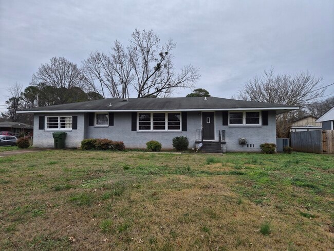 Building Photo - 418 Ewing St NW