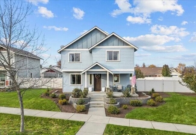Building Photo - Charming 2-Story Home in Post Falls – Spac...