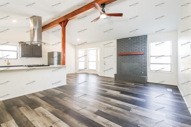 Photo - 407 W 35th Pl