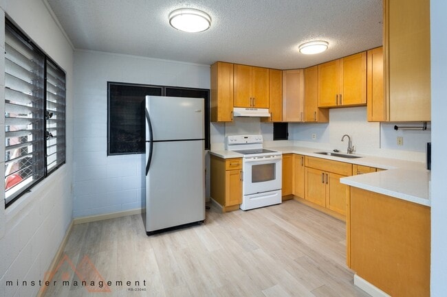 Photo - 215 Azores St