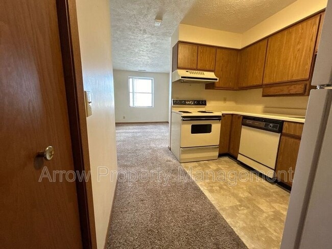 Photo - 208 E 5th St Rental