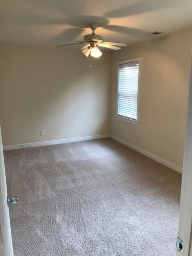 Photo - Gorgeous Single Family Home 4 Bedrooms, 2.5 Baths. Near VCU Just Off Cary Street.