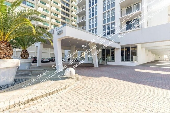 Photo - 1228 West Ave