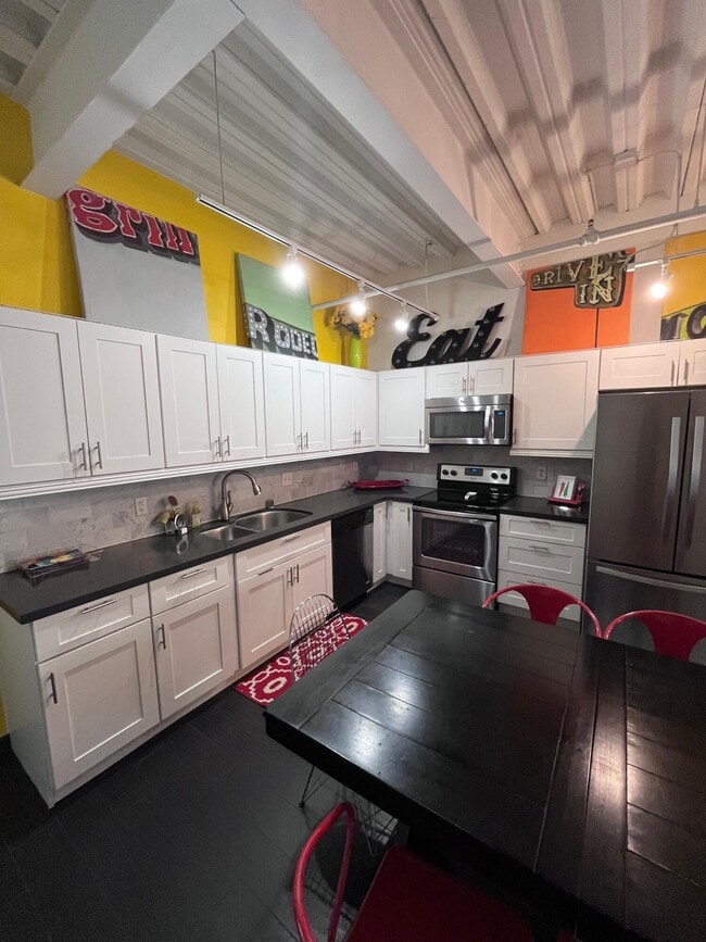 Photo - 524 Central Ave SW Unit 404