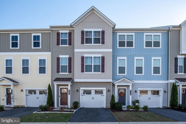 Photo - 1310 Hudgins Farm Cir Townhome