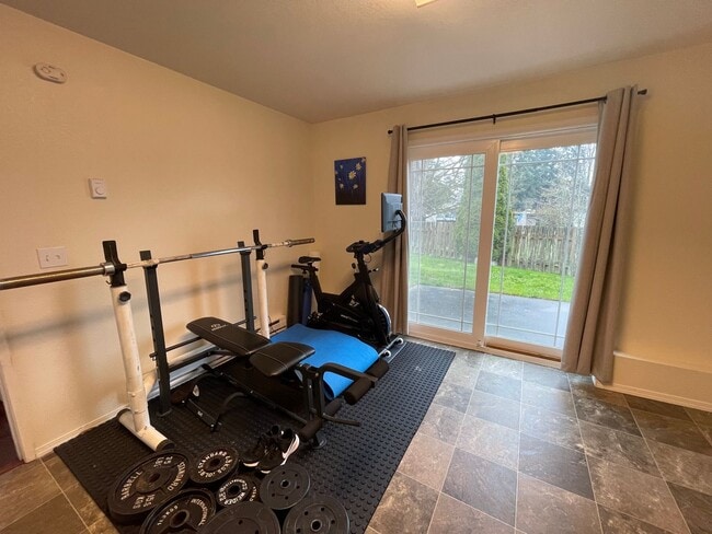 Photo - ***PENDING APPLICATION***Lovely Tri-Level Home with Spacious Yard, Pet Friendly!