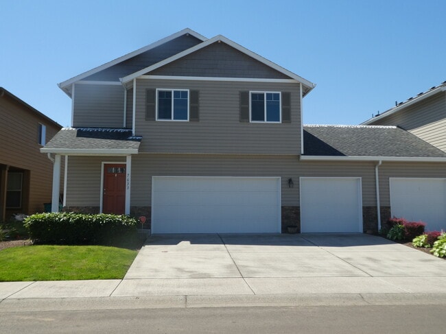 Photo - 7633 NE 62nd St