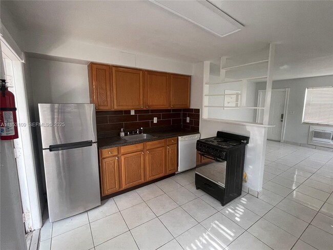 Photo - 1719 Lincoln St Unit 1