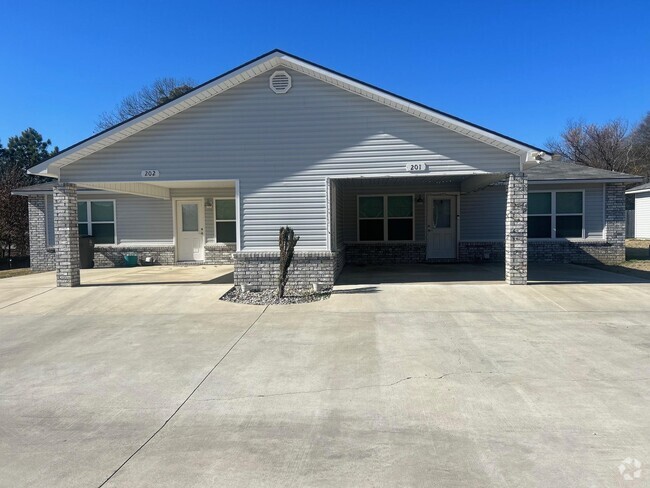 Building Photo - 180 Lakeland Dr Rental