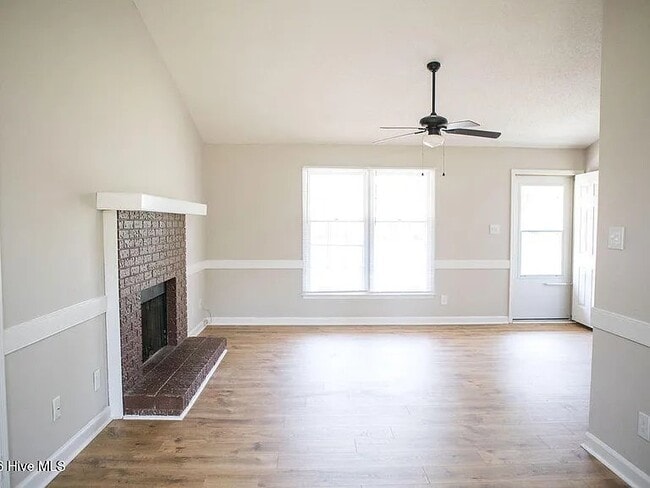 Photo - 108 Kelliwood Dr