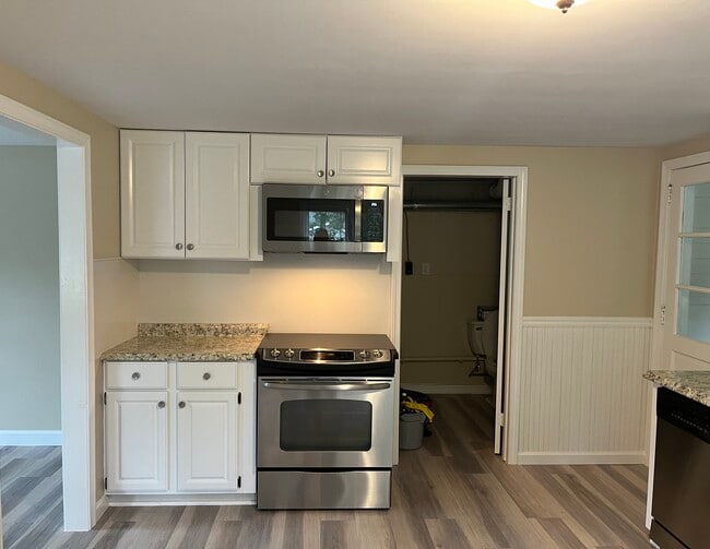 Building Photo - 17 Southridge Dr Rental