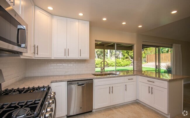 Building Photo - Fully Remodeled 3BD/2BA in Carlsbad Rental