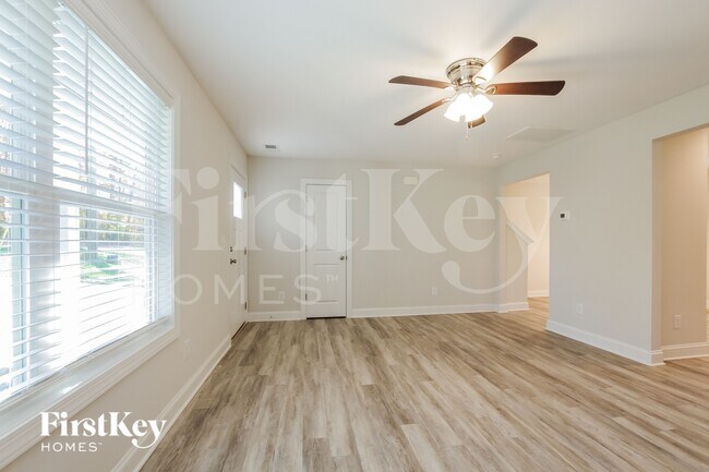 Photo - 6631 Rockwell Blvd W