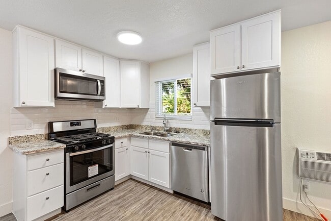 Glenbrook Apartments