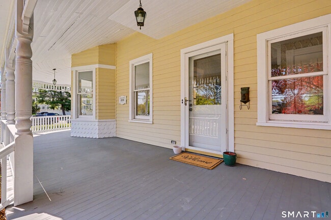 462 Riverside Ave