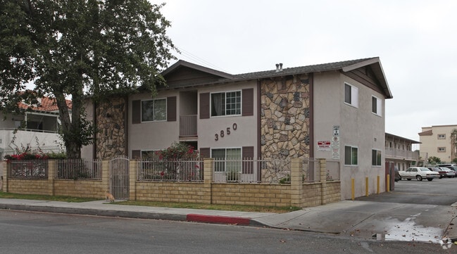 Building Photo - Penn Mar Ave 3850