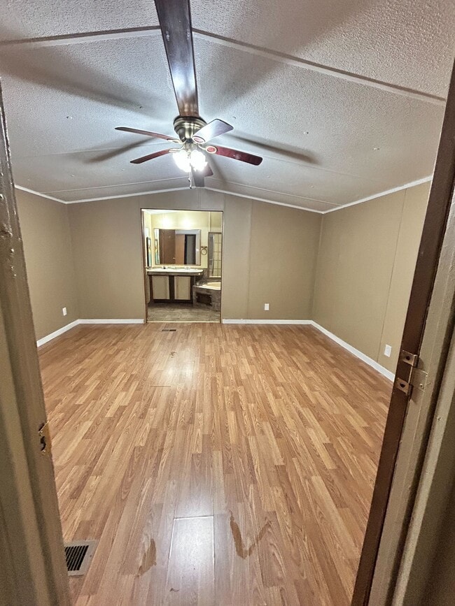 Photo - 1416 Stamps St