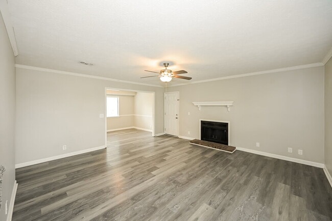 Photo - 209 Lexington Dr