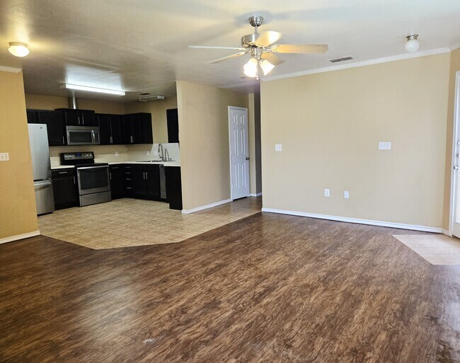 Photo - 612 N Englewood Ave